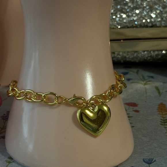 18K Gold Plated Chain Bracelet with Heart Charm - Picture 6 of 8